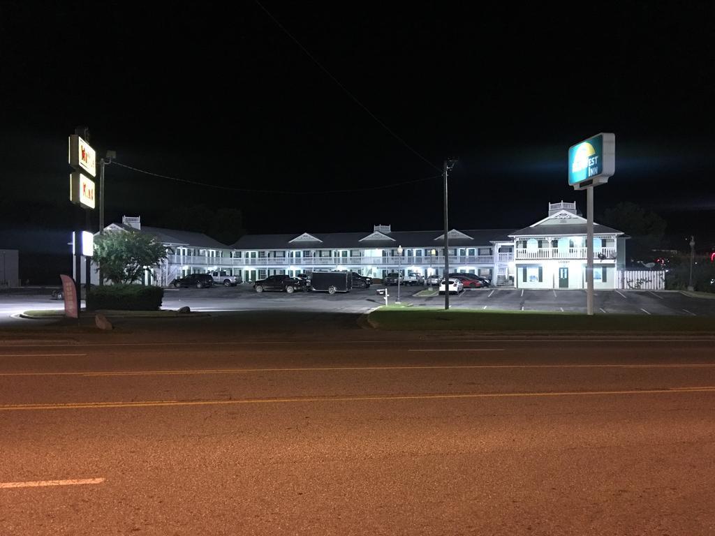 Key West Inn - Chatsworth Екстер'єр фото
