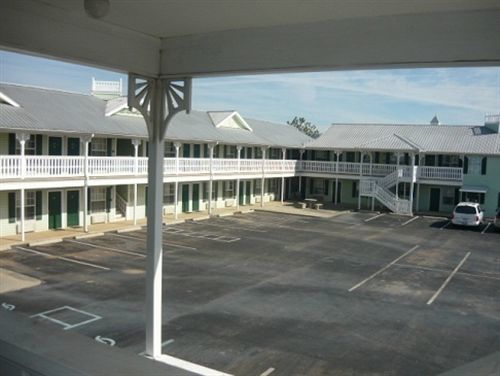 Key West Inn - Chatsworth Екстер'єр фото